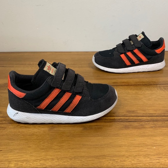 adidas Other - Adidas Forest Grove Little Kid Velcro Sneaker